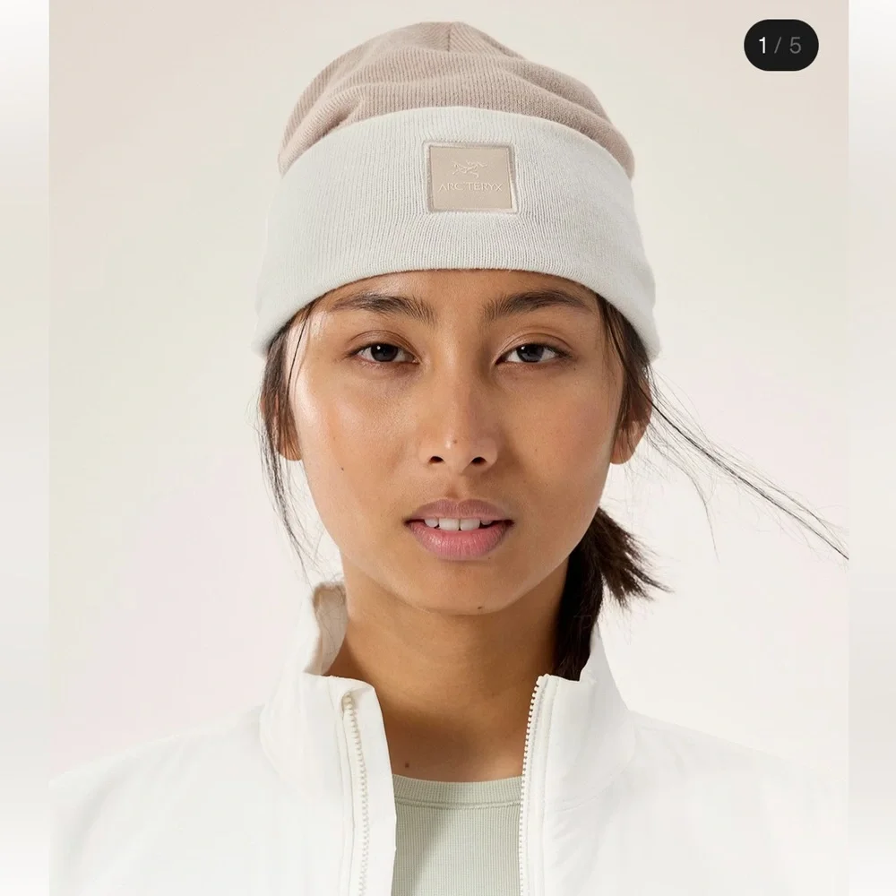 Arc'teryx Color Block Toque Beanie w/ Store Bag - Picture 7 of 9